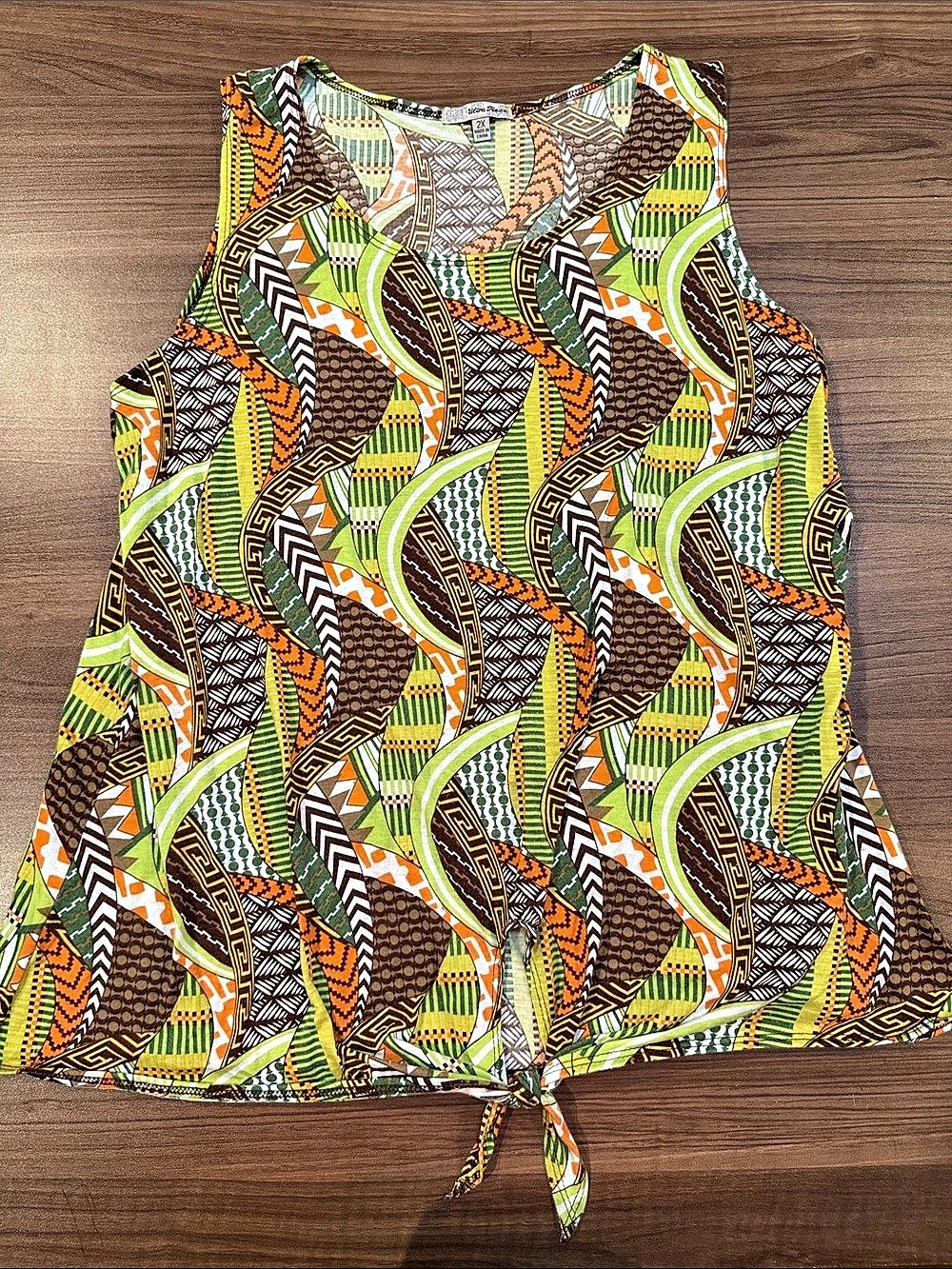Ultra Teez Geometric Tie-Front Tank Top in Green & Brown Size 2X Like New